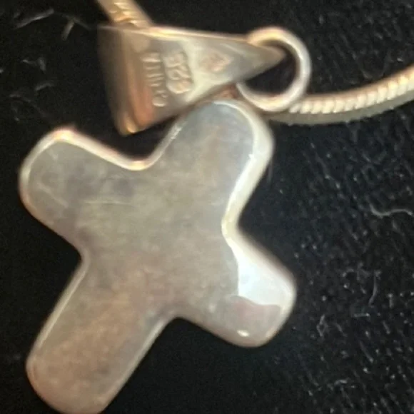 Vintage Silpada .925 Silver Minimalist Cross Necklace - Picture 7 of 7